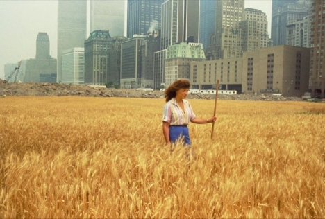 Agnes Denes, <em>Wheatfield – A Confrontation</em>, 1982